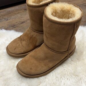 UGG Classic Shearling-Lined Suede Boots - Chestnut size 5